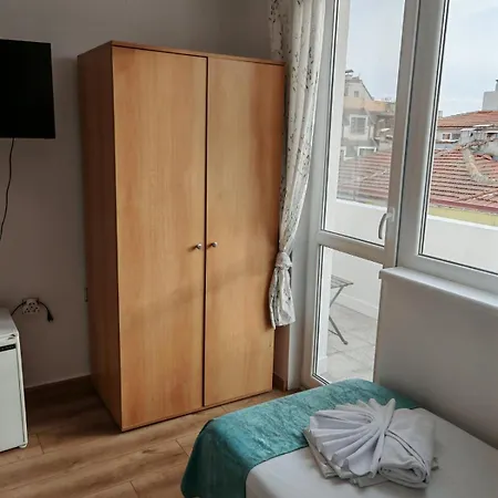 пиргос Casa de hóspedes *